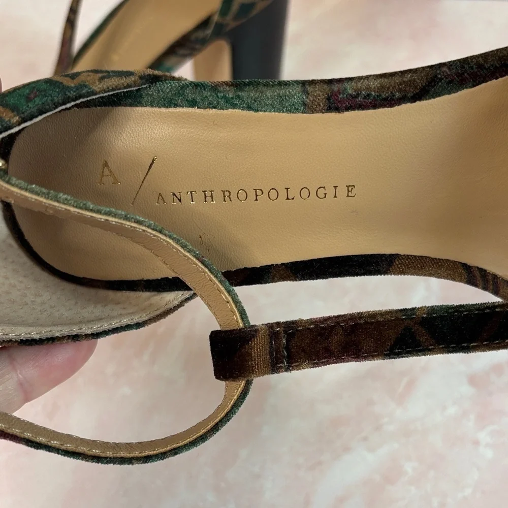 Anthropologie chic wood